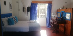 4 bedrooms, desk, iron/ironing board, free WiFi