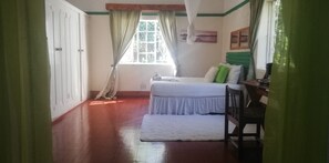 4 chambres, bureau, fer et planche à repasser, Wi-Fi gratuit