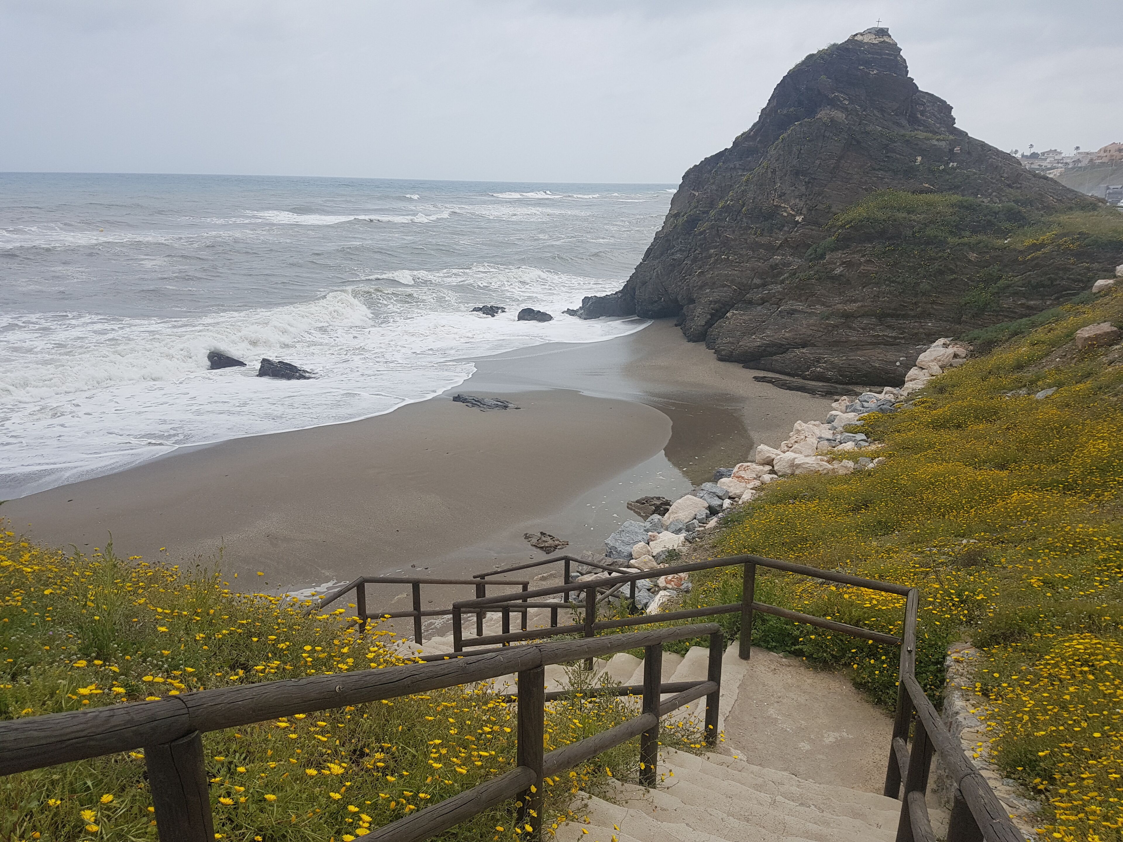 Beach nearby, sun loungers, beach towels