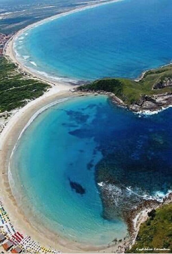 Beach nearby - EXCELLENT HOUSE OF 03 BEDROOMS, TWO VACANCIES, CLOSED CONDOMINIUM, CLOSE TO THE BEACH (Cabo Frio)