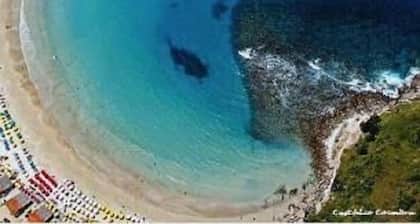 Erinomainen talo, jossa on 03 makuuhuonetta, kaksi majoitusta, suljettu asunto, lähellä rantaa