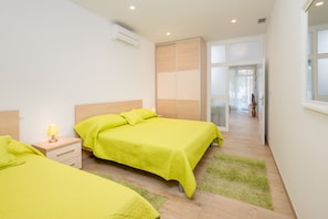 1 chambre, coffres-forts dans les chambres, fer et planche Ă repasser