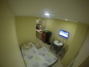 1 bedroom, iron/ironing board, free WiFi, bed sheets - New and fully furnished studio type condo for family and friends. (Baguio)