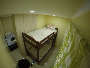 1 غرفة نوم ومكواة/لوح كي وواي فاي مجانًا وملاءات أسرّة