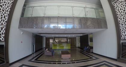 Condo de type studio neuf et entiÚrement meublé pour la famille et les amis.