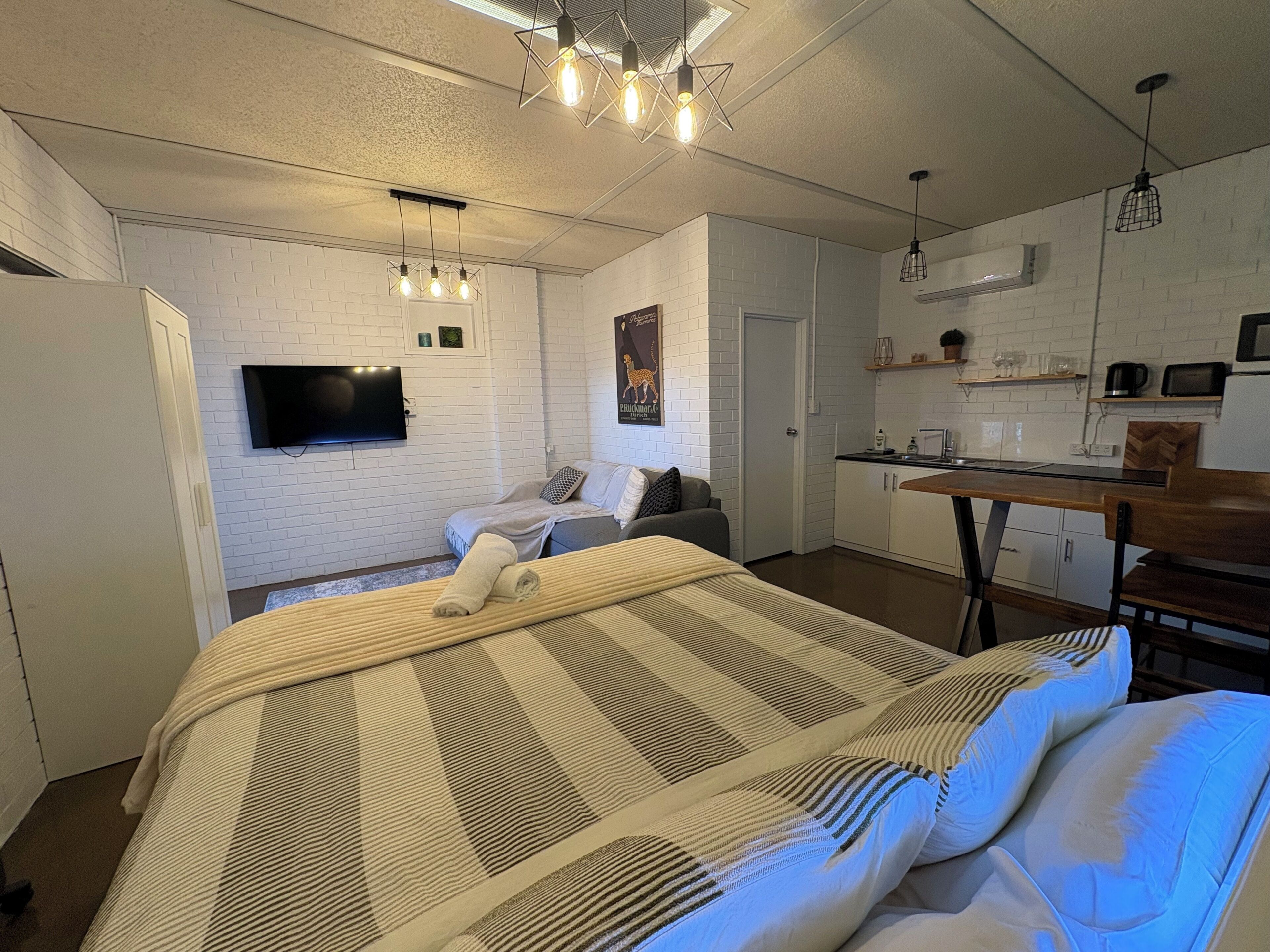 1 bedroom, iron/ironing board, free WiFi, bed sheets