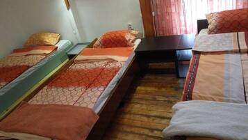 4 camere