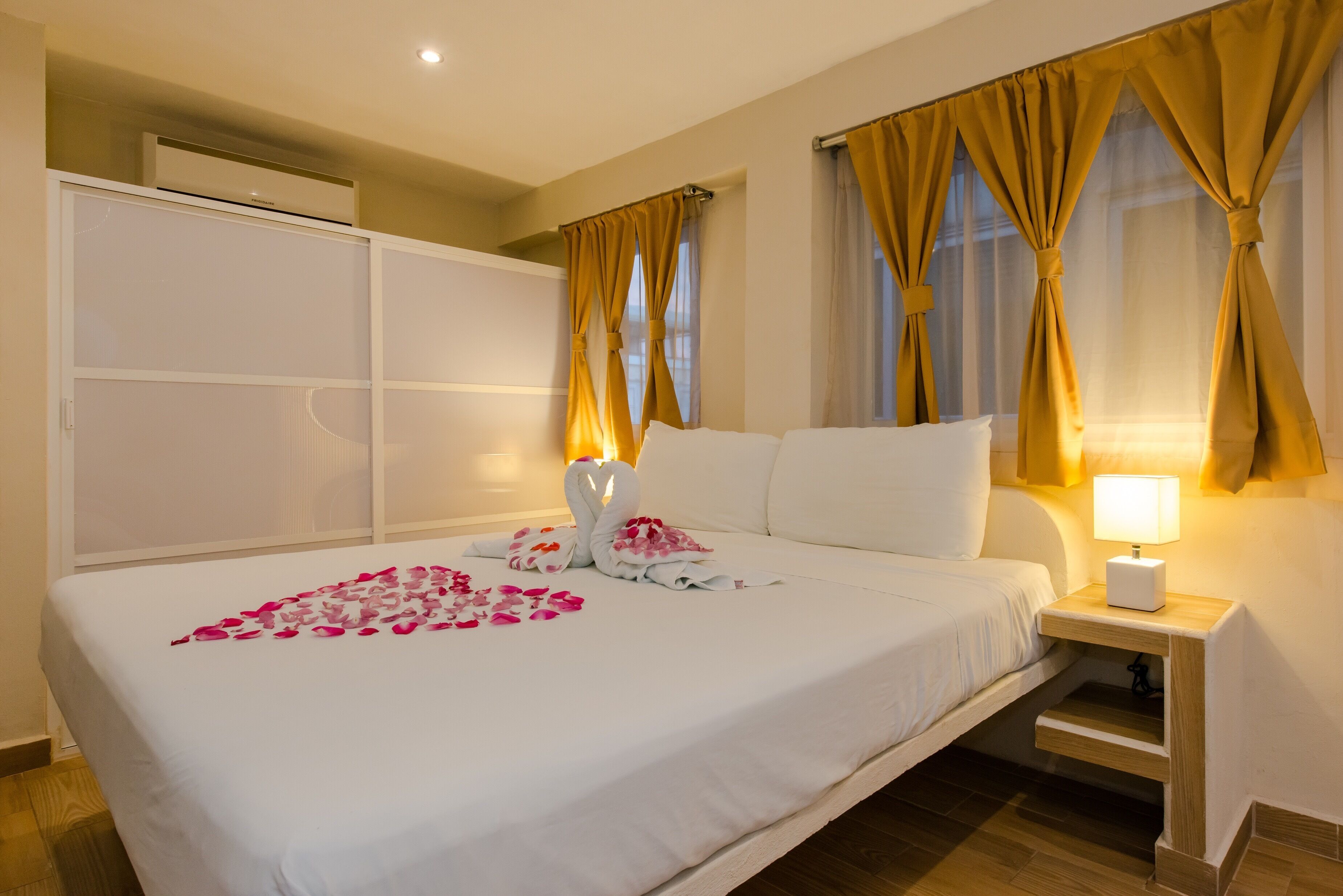 Studio Vacation Rental at 5mn from Mamitas Beach, new, wifi, cable, beautiful