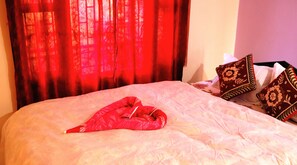 3 bedrooms, free WiFi, bed sheets - Hotel National Park( cheapest room available in sauraha) (Bachhauli)