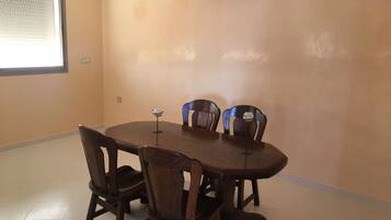 Villa | In-room dining