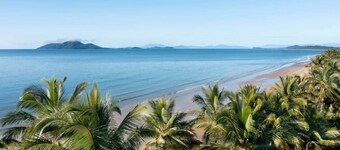 2/24 Donkin - Luxury  - Absolute Beachfront