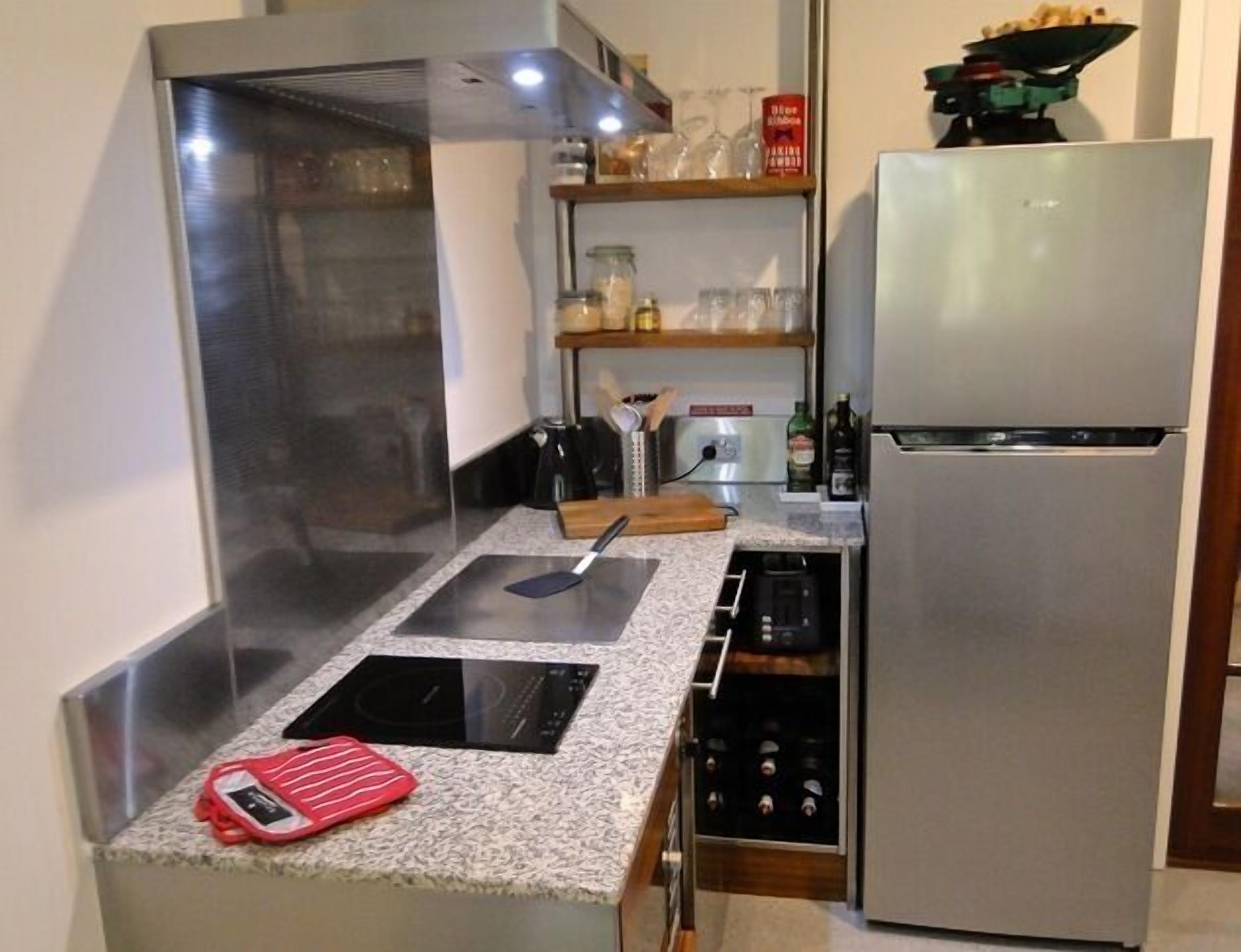 Luxe 2 Bedroom 2 Bath — image 11