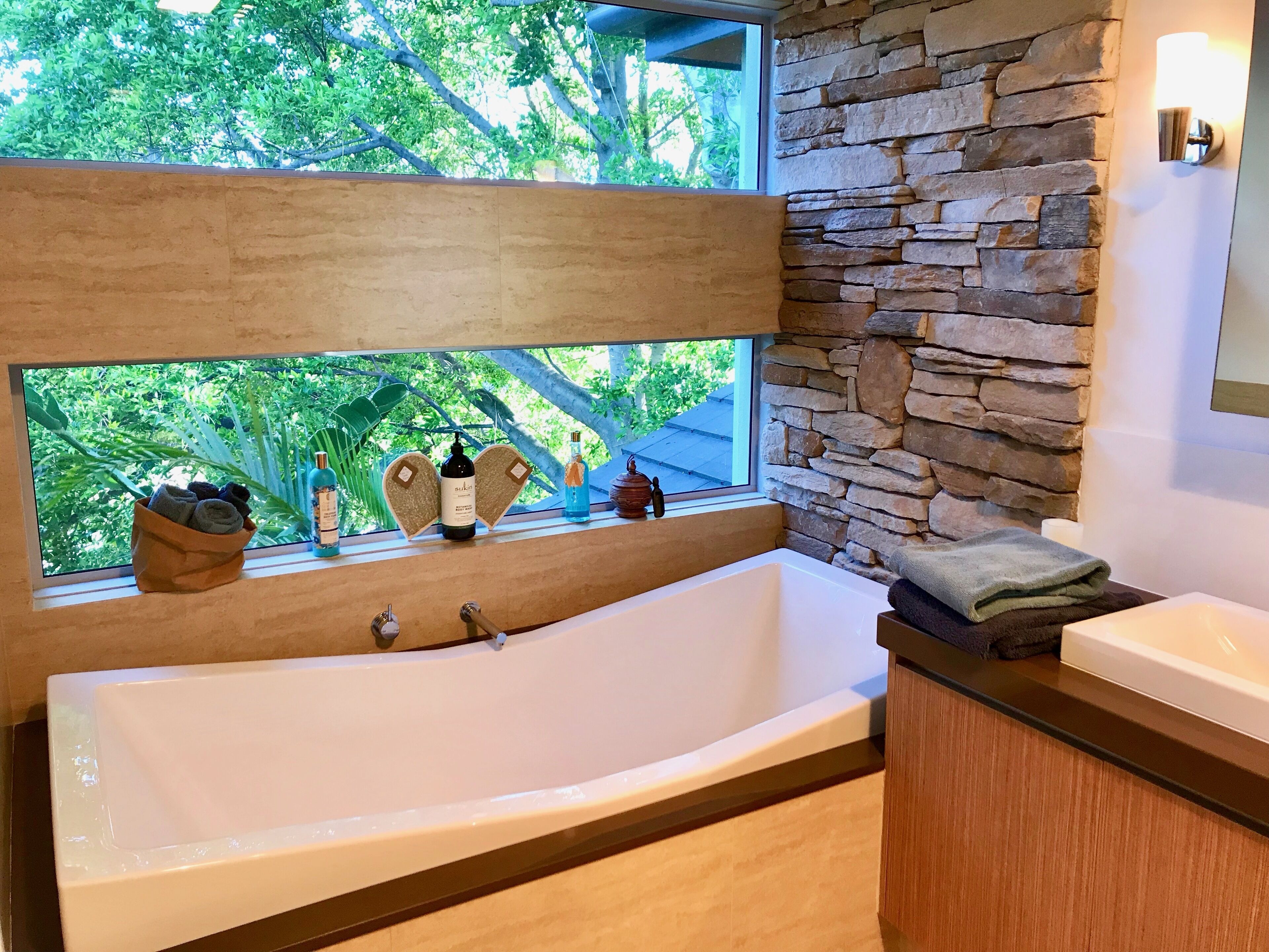 Luxe 2 Bedroom 2 Bath — image 7