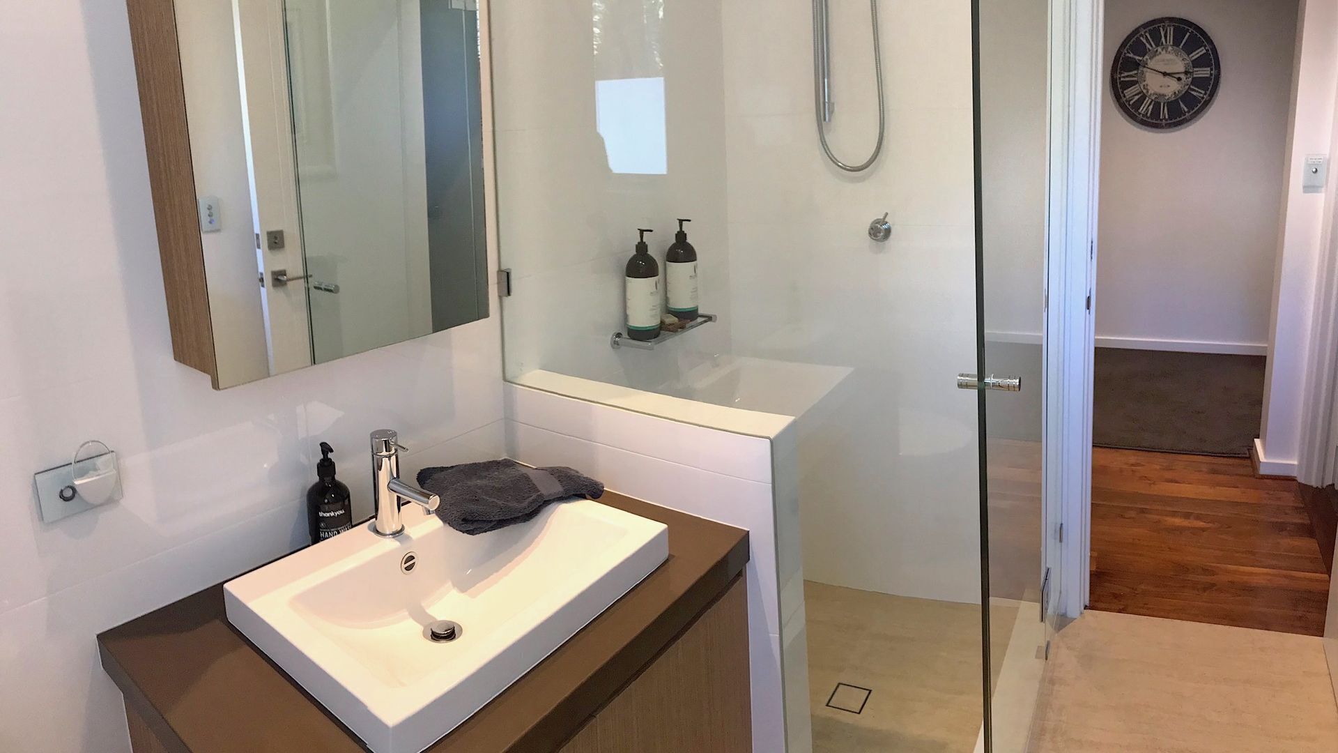 Luxe 2 Bedroom 2 Bath — image 15