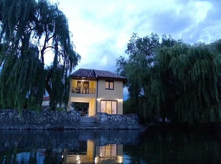 Exterior. River House Buna - Mostar
