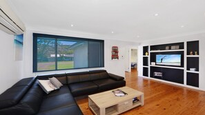 Living area - Copa Beach House - Family (COPACABANA)