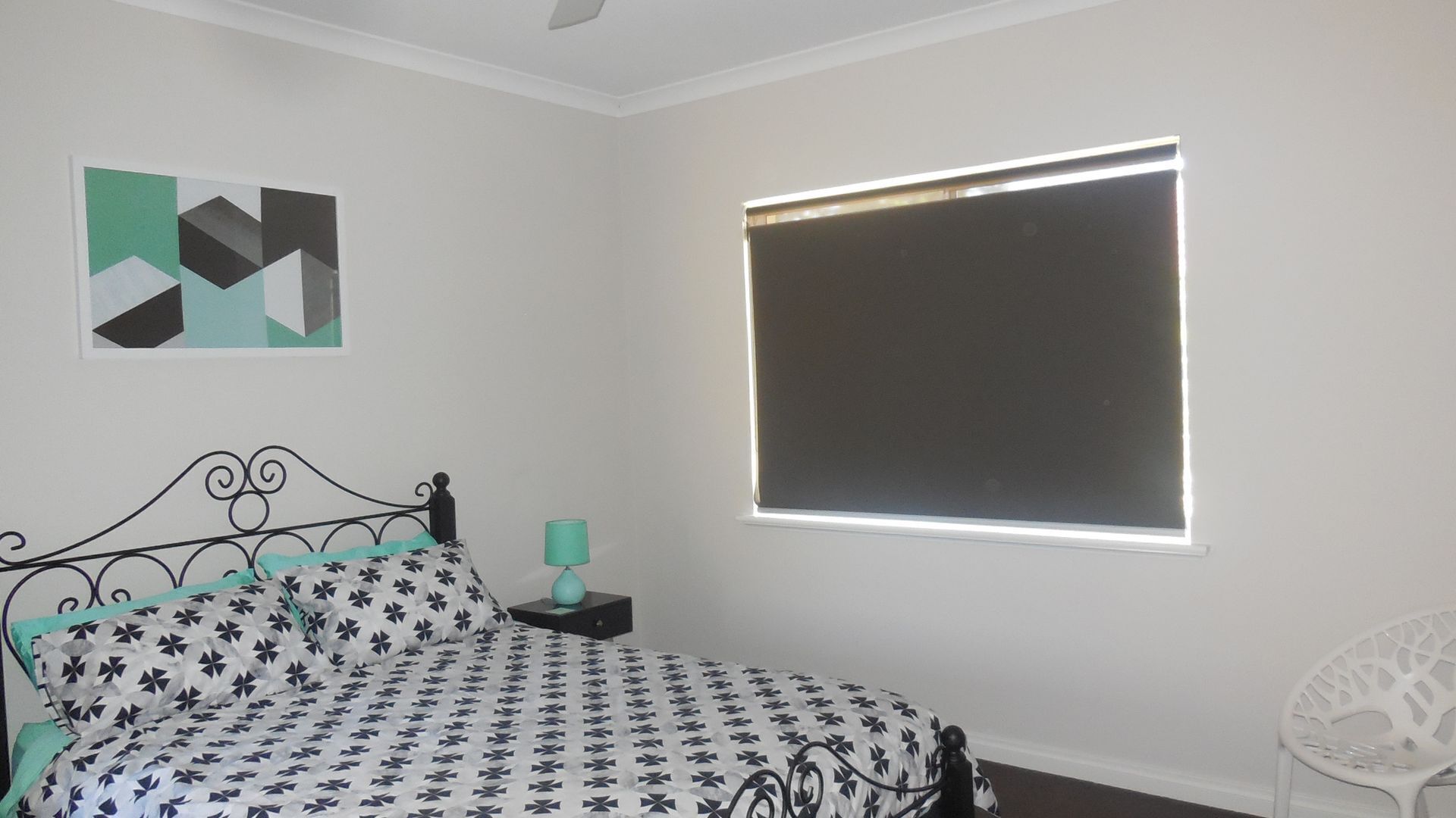 Beach and shops at Karrinyup close to Perth