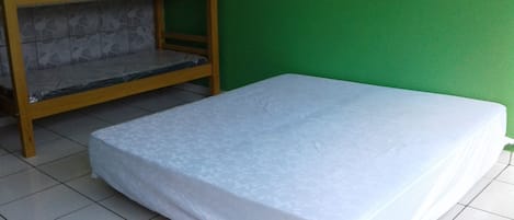 2 Schlafzimmer, BĂŒgeleisen/BĂŒgelbrett