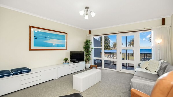 Smart TV, DVD player