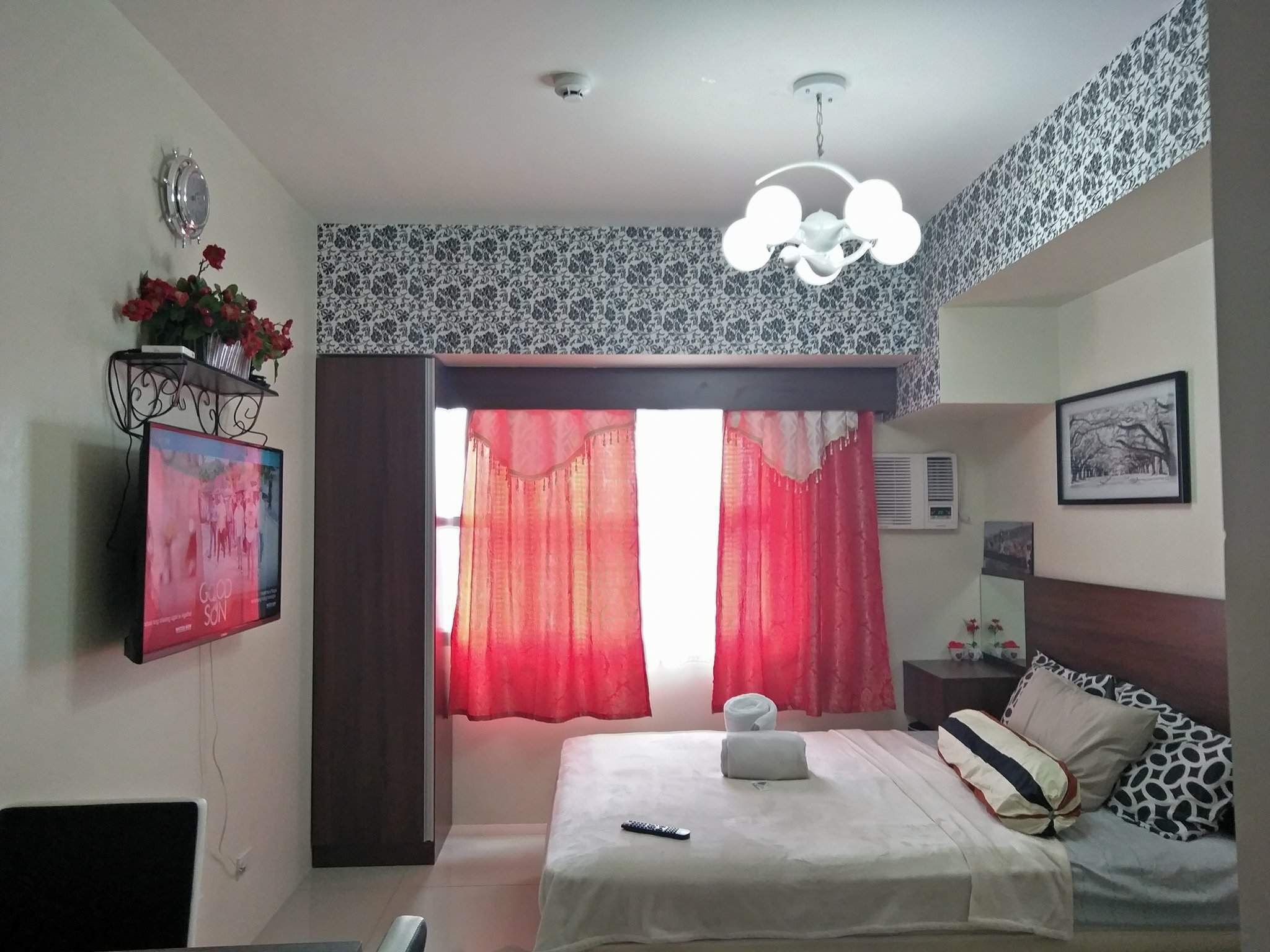 Cozy and elegant studio suites at the heart of the city