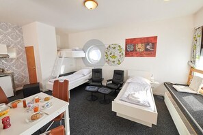 1 bedroom, free WiFi, bed sheets
