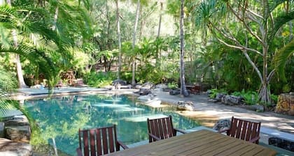 Poinciana Lodge 004, Beautiful Apartment on Hamilton Island