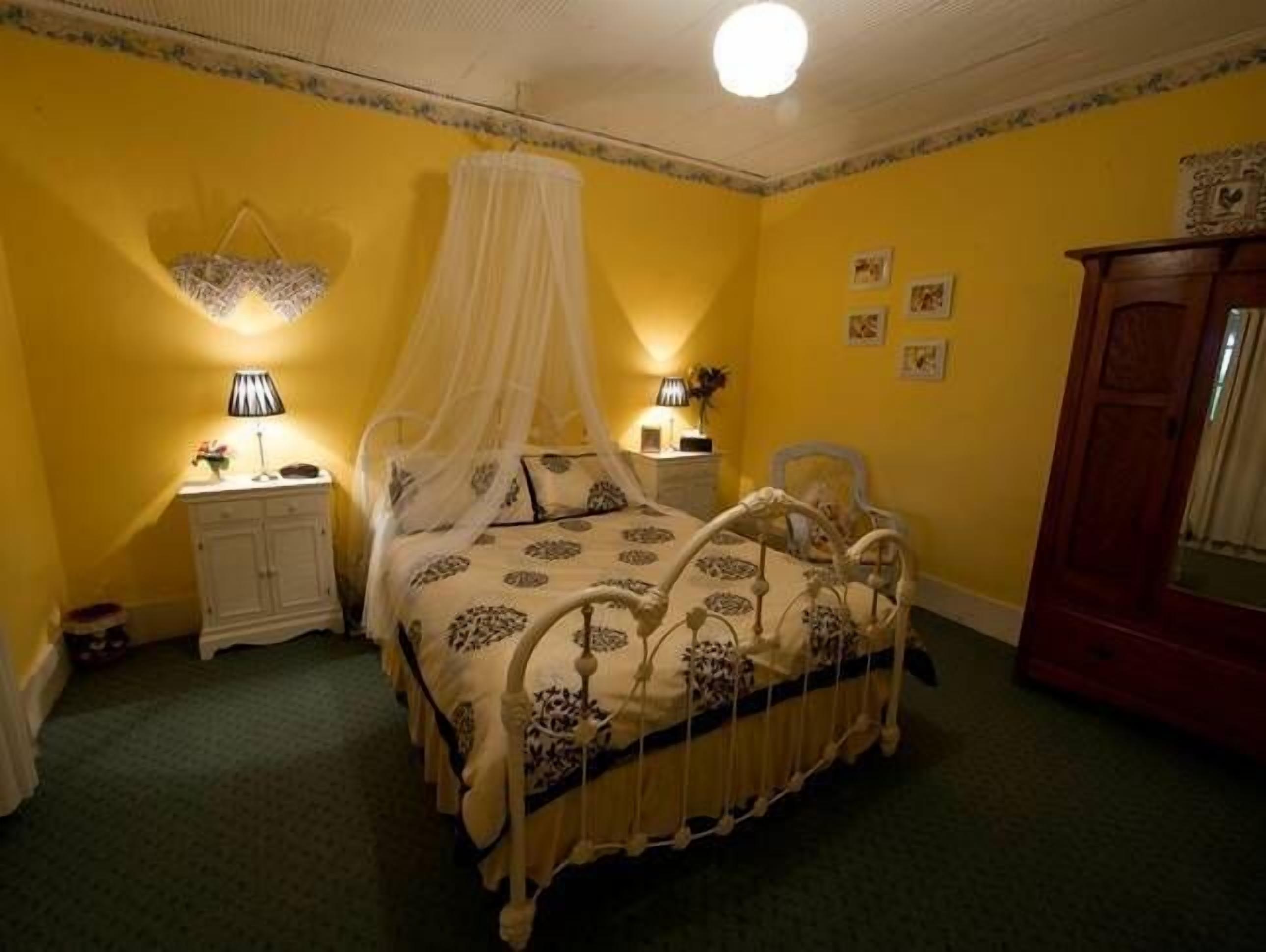 Enerby Farm Cottage - located at Cockatoo Valley