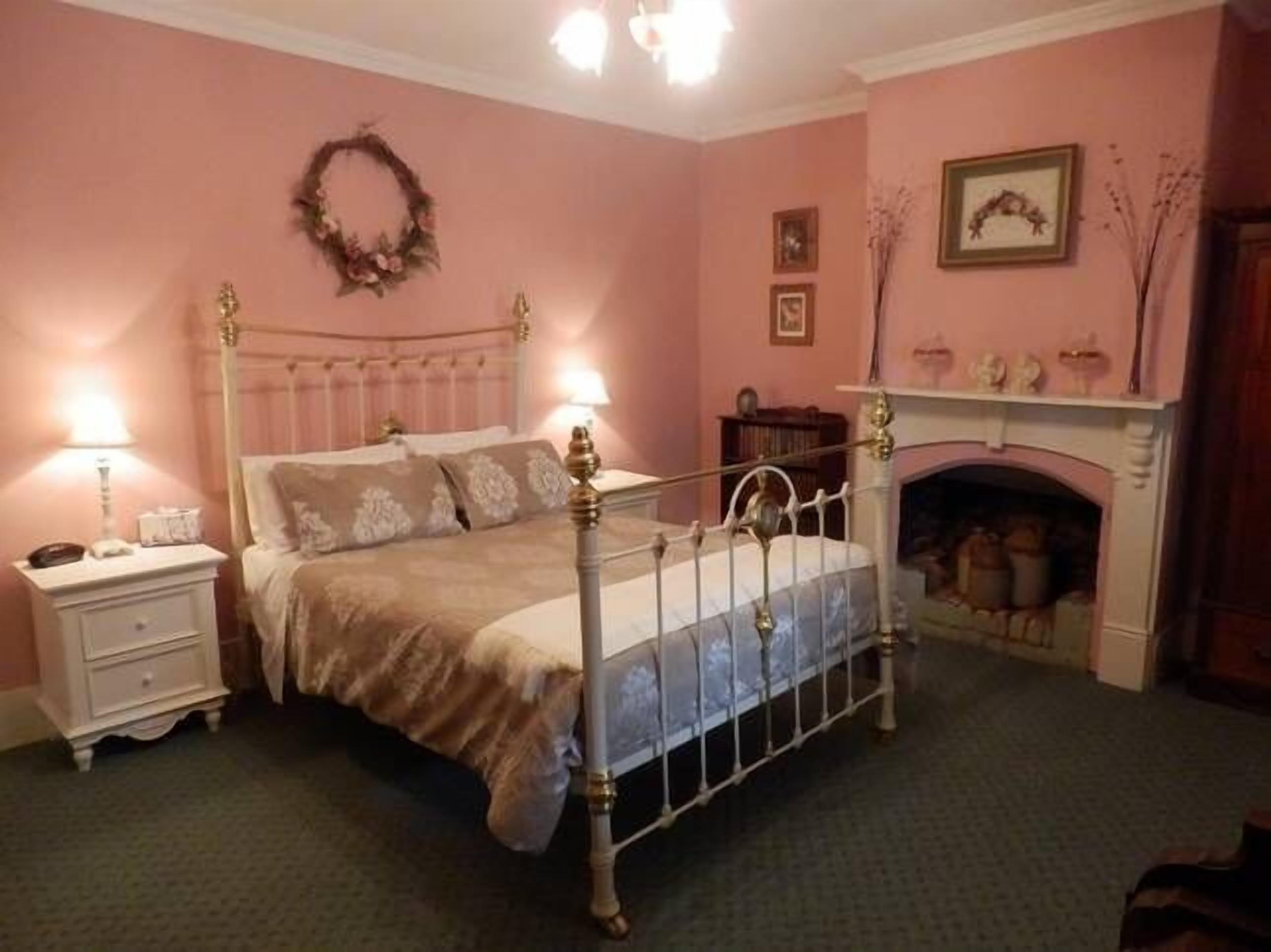 Enerby Farm Cottage - located at Cockatoo Valley