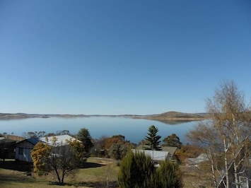 Image of Pindari on Lake Eucumbene