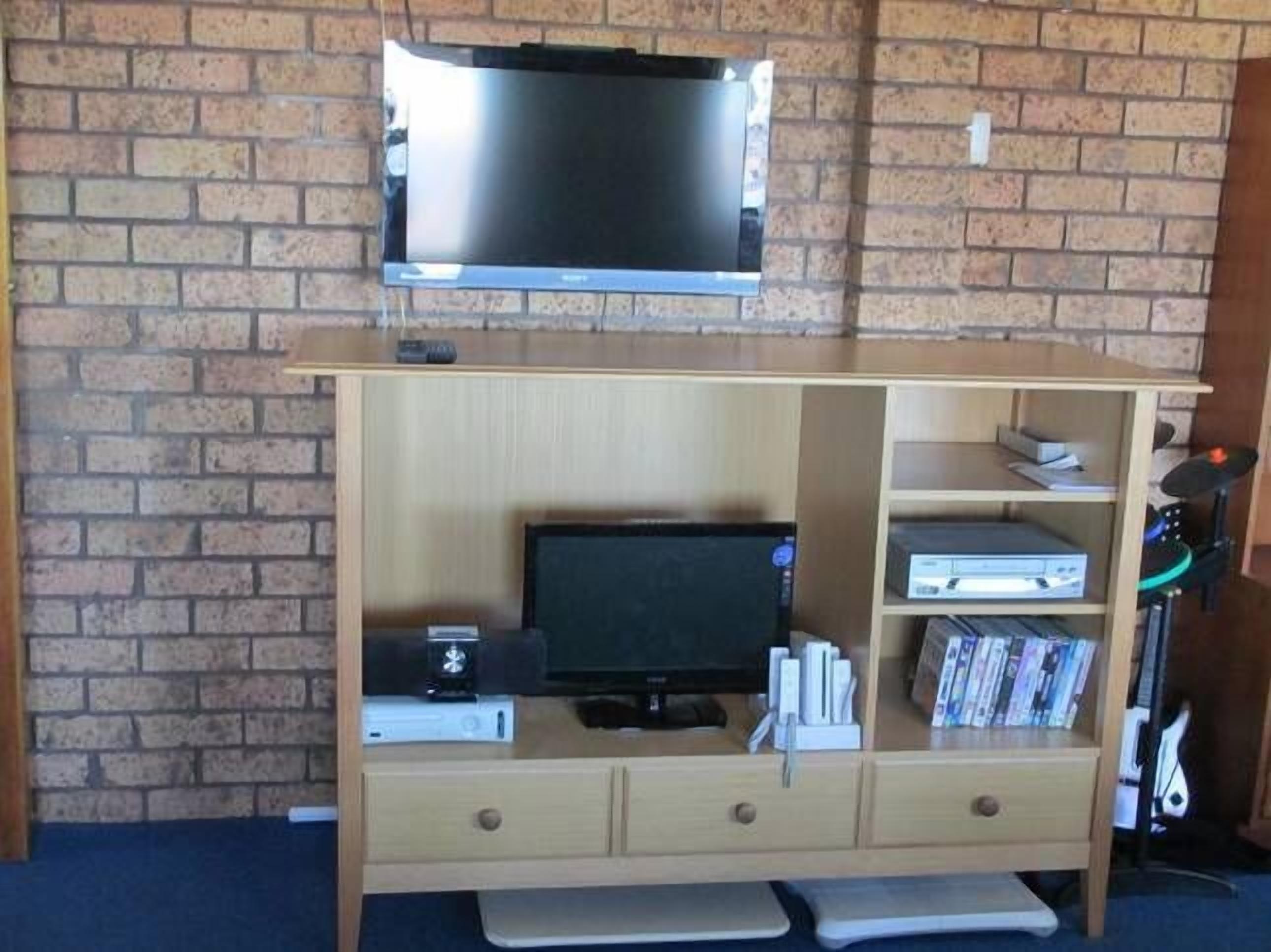 Pindari on Lake Eucumbene — image 3