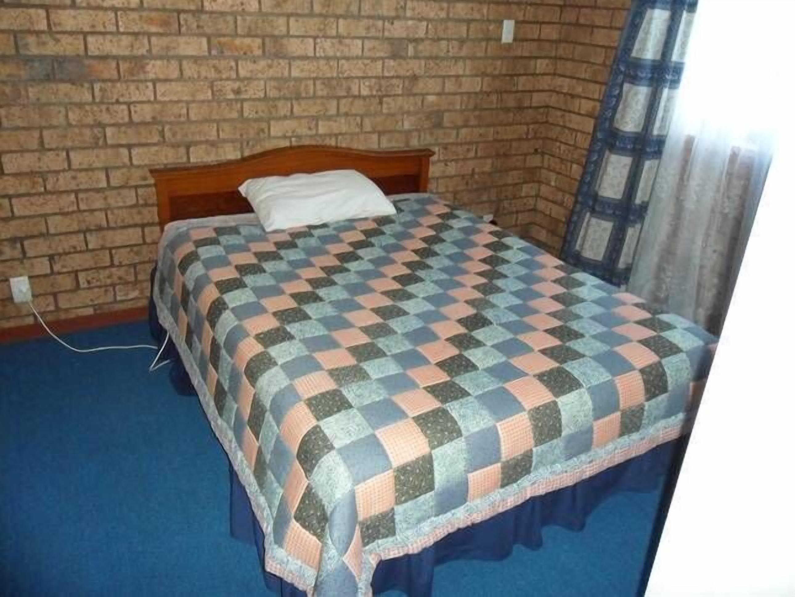 Pindari on Lake Eucumbene — image 9