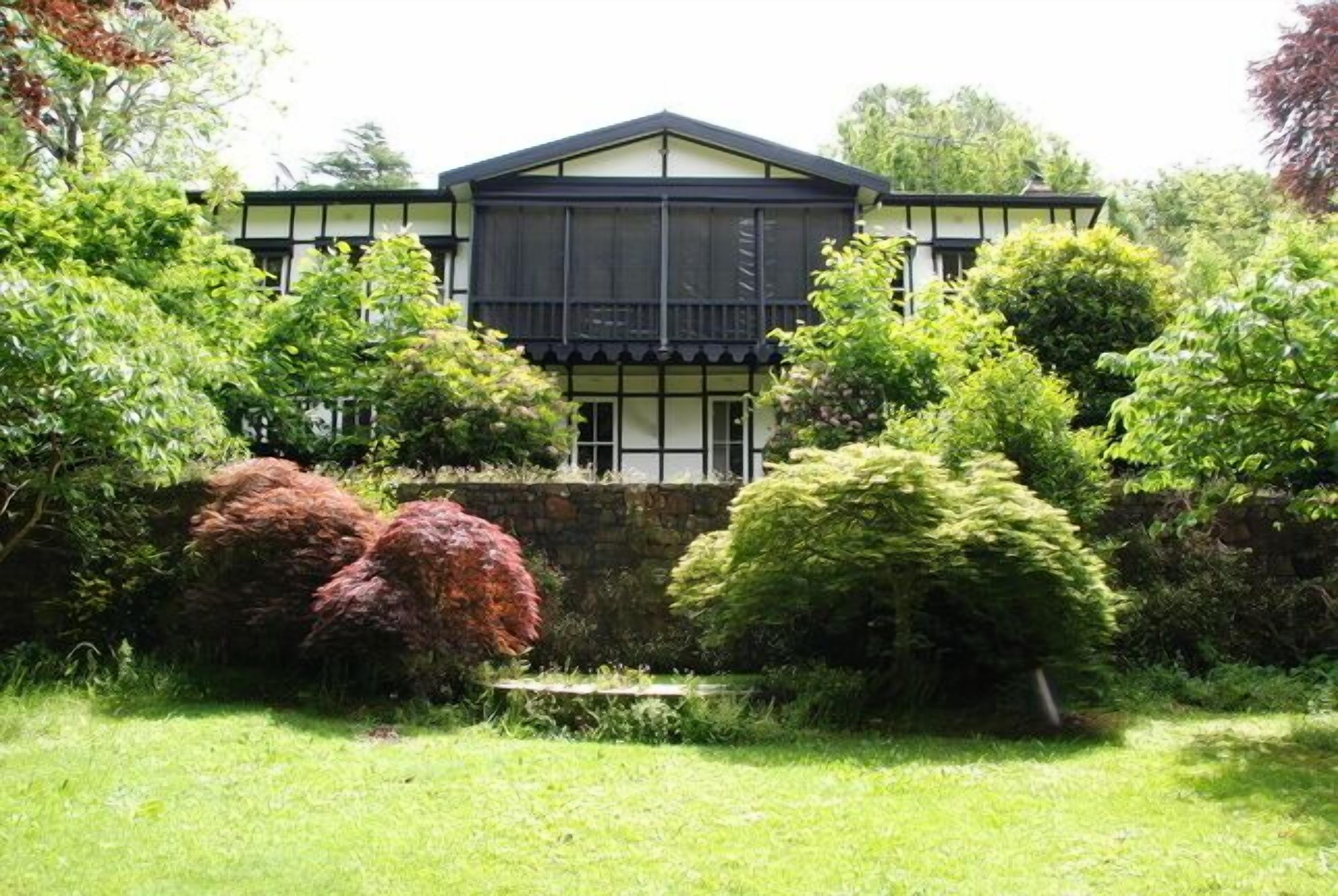 Mawarra Manor - heritage listed mansion & garden