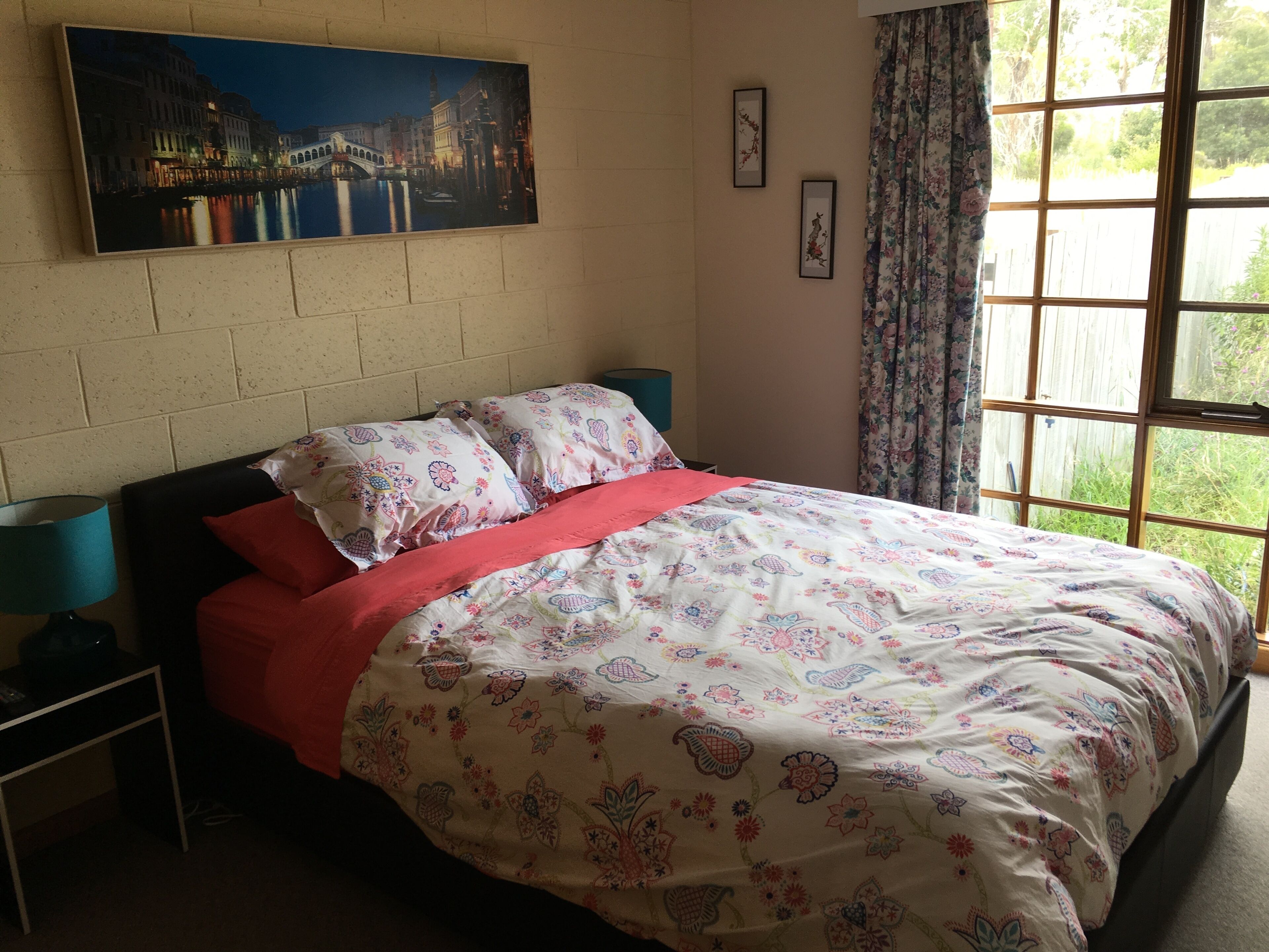 Peaceful beach retreat, close to cafe, bakery, bistro, shop & only 30 min Hobart