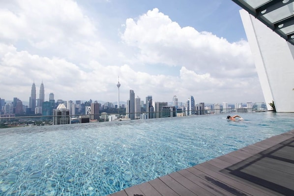 Outdoor pool - Brandel Studio @ Regalia Residences by The Márgaux (Kuala Lumpur)