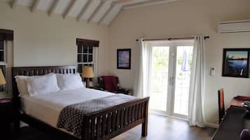 1 sovrum, skrivbord, strykjÀrn/strykbrÀda och wi-fi