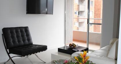 Near "EL POBLADO" NEW 3 BEDROOM APT. Modern TURCO-JACUZZI &POOLS