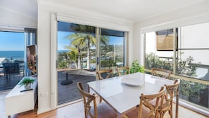 Dining - Sea Surprise - Views & Family (AVOCA BEACH)