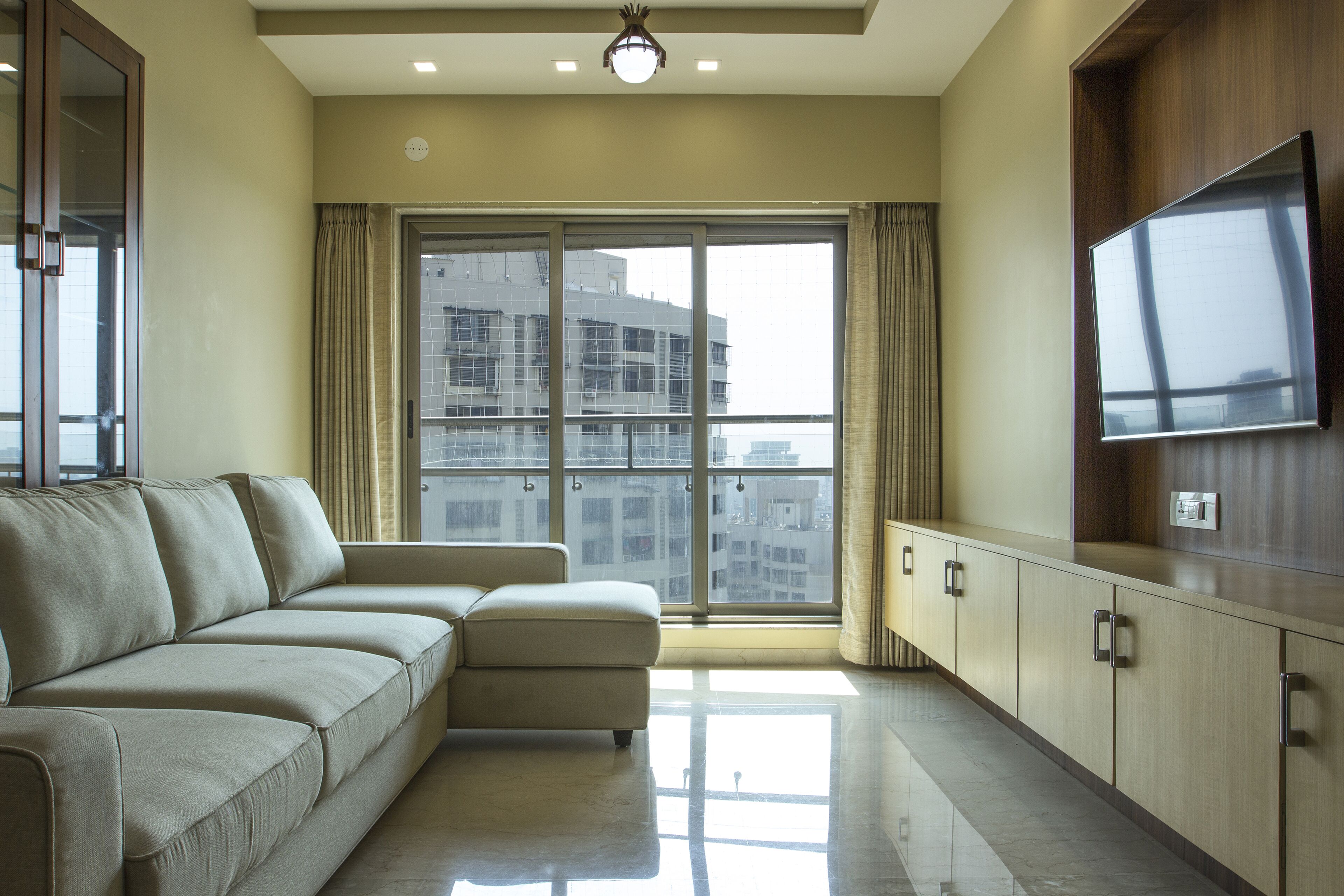 Spacious 3BHK 220 sq.m. Apartment in the Heart of Mumbai at Andheri West