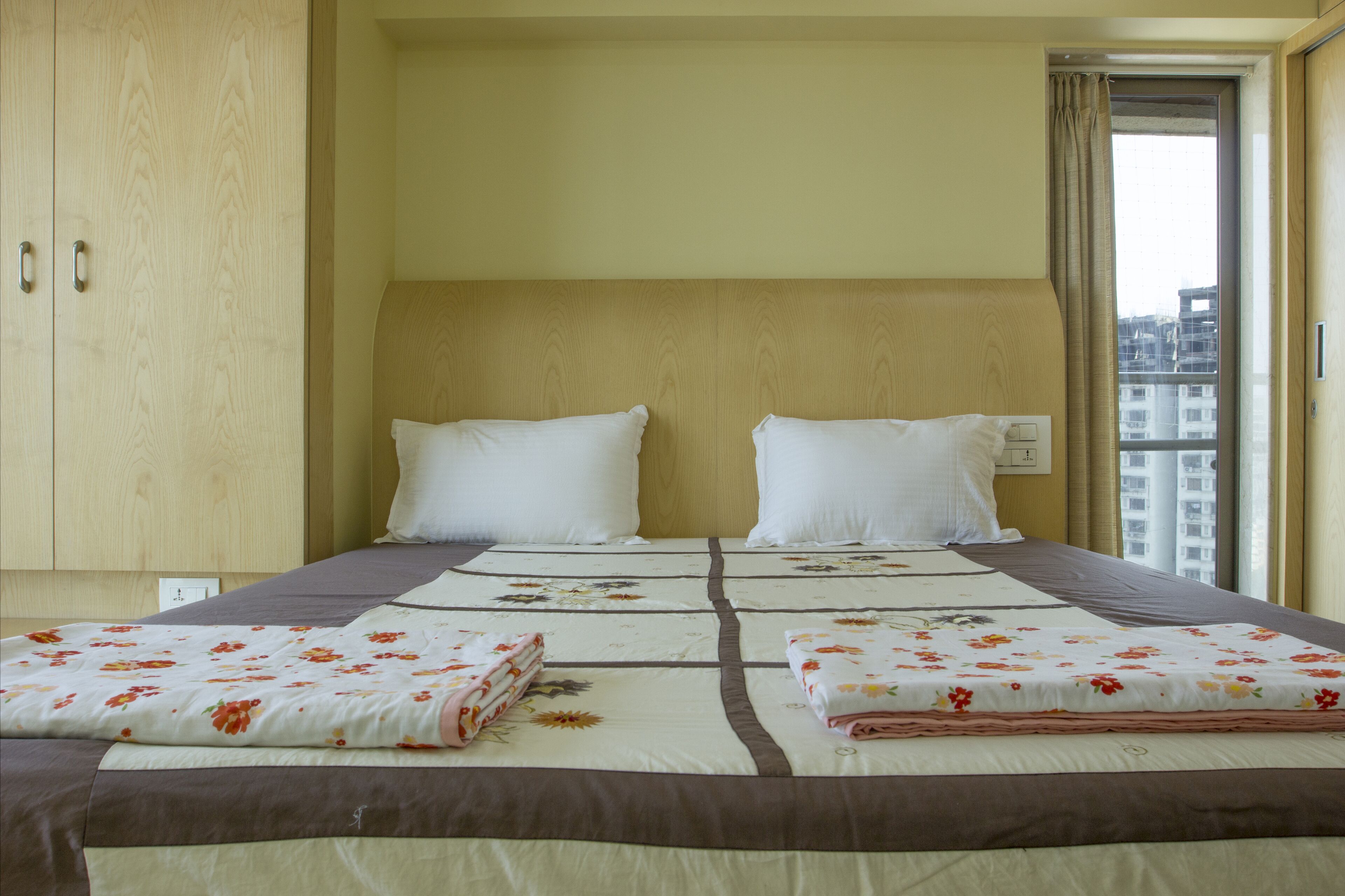 Spacious 3BHK 220 sq.m. Apartment in the Heart of Mumbai at Andheri West