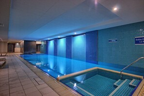 Indoor pool - Ocean View 1BR Private balcony OAKS PIER (Glenelg)