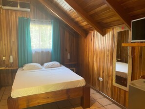 1 quarto, cofres nos quartos, Wi-Fi de cortesia, roupa de cama