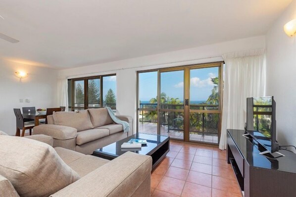 TV - Comfortable Apartment with Ocean Views, Sunshine Beach (Sunshine Beach)