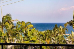 Property grounds - Comfortable Apartment with Ocean Views, Sunshine Beach (Sunshine Beach)