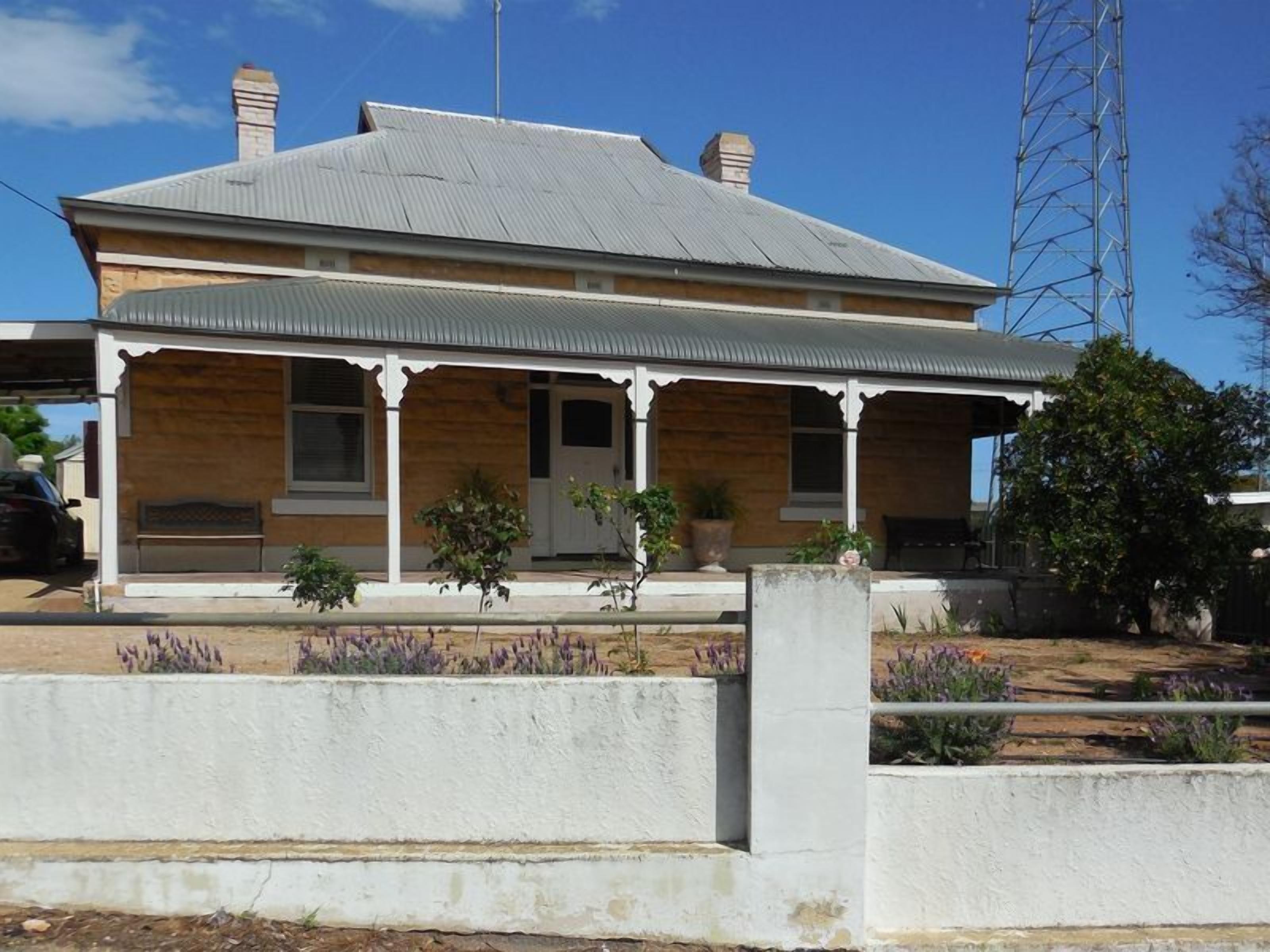 Book Keepers Cottage — image 13