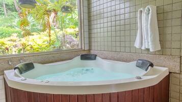 Indoor spa tub