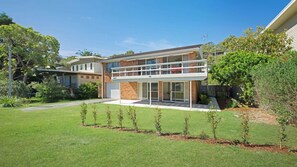 Exterior - Cowabungalow - Dog Friendly Beachside Retreat (Copacabana)