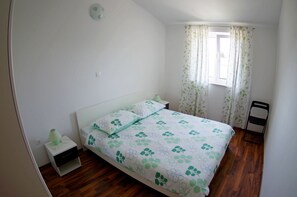 1 bedroom, free WiFi, bed sheets