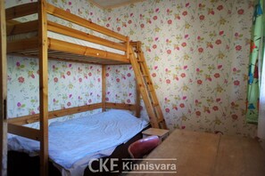1 bedroom, desk, WiFi