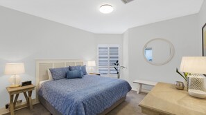 3 bedrooms, iron/ironing board, Internet, bed sheets - Beachfront Avoca Beach - Soundwaves 2 (Avoca Beach)