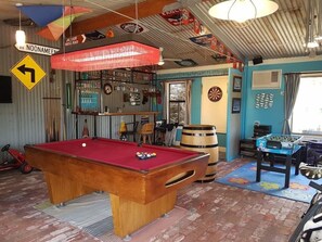 Games room - Coorong Cabins - Wren Cabin (Meningie)